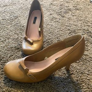 Xhilaration Tan Heels